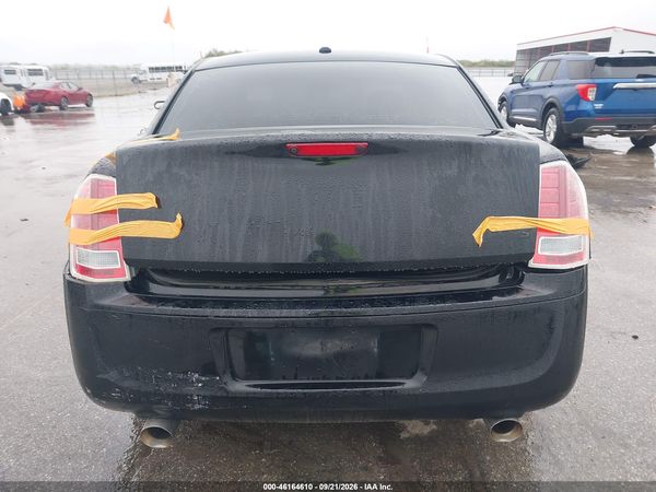 2013 CHRYSLER 300 300S — I119
