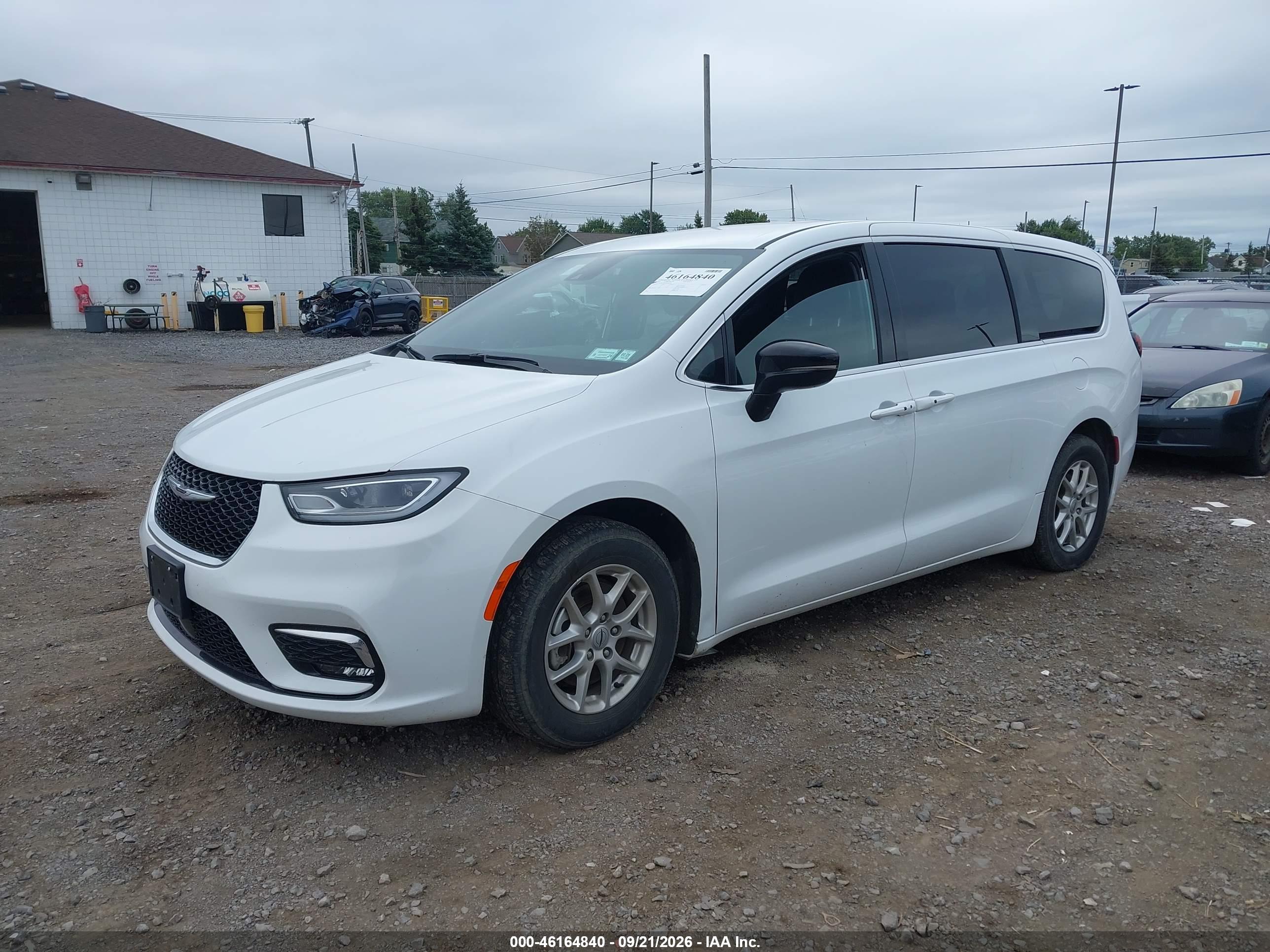 2025 CHRYSLER PACIFICA SELECT — I2