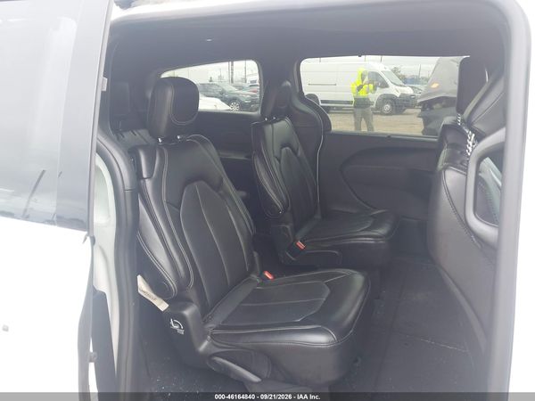 2025 CHRYSLER PACIFICA SELECT — I8