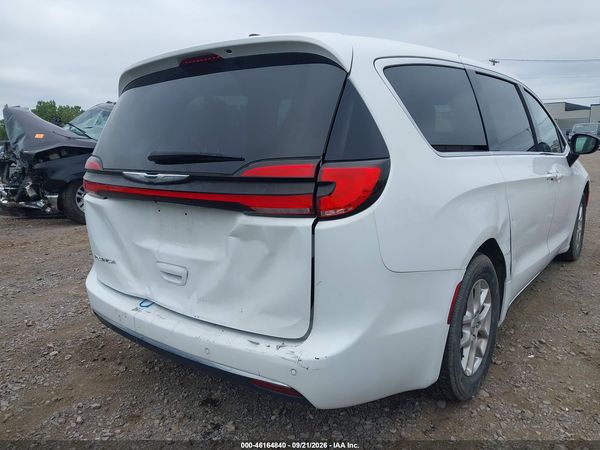 2025 CHRYSLER PACIFICA SELECT — I152