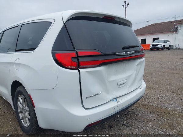 2025 CHRYSLER PACIFICA SELECT — I153