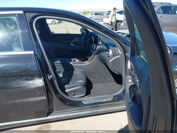 2015 MERCEDES-BENZ C 300 LUXURY 4MATIC — I5