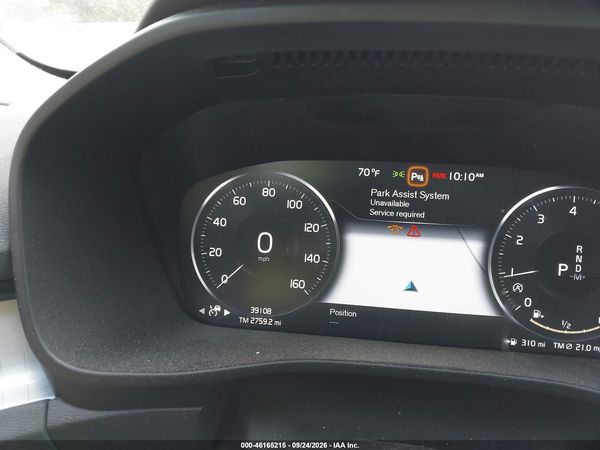 2022 VOLVO XC40 T5 MOMENTUM — I118