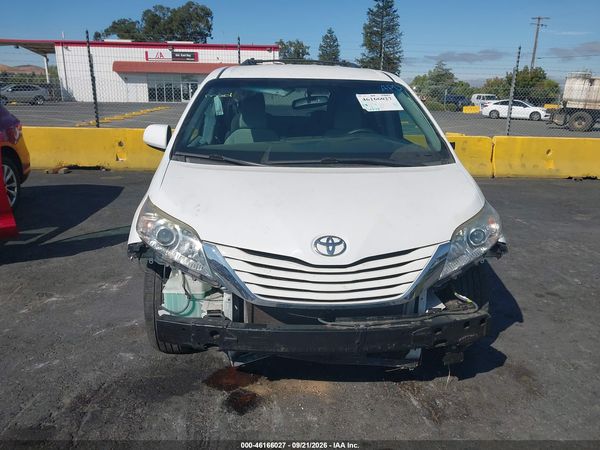 2017 TOYOTA SIENNA LE 8 PASSENGER — I115