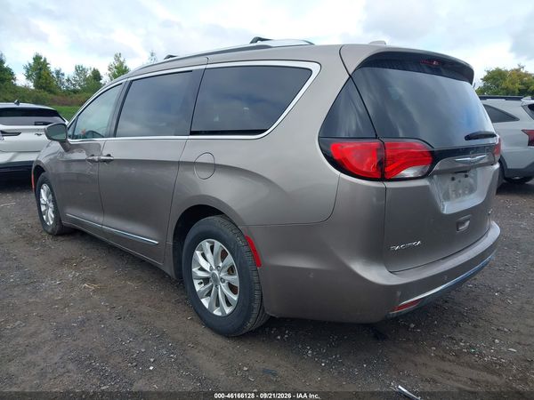 2018 CHRYSLER PACIFICA TOURING L — I3