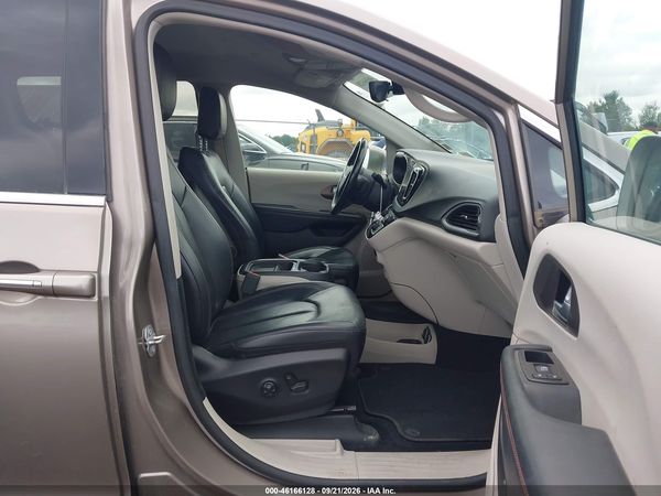2018 CHRYSLER PACIFICA TOURING L — I5
