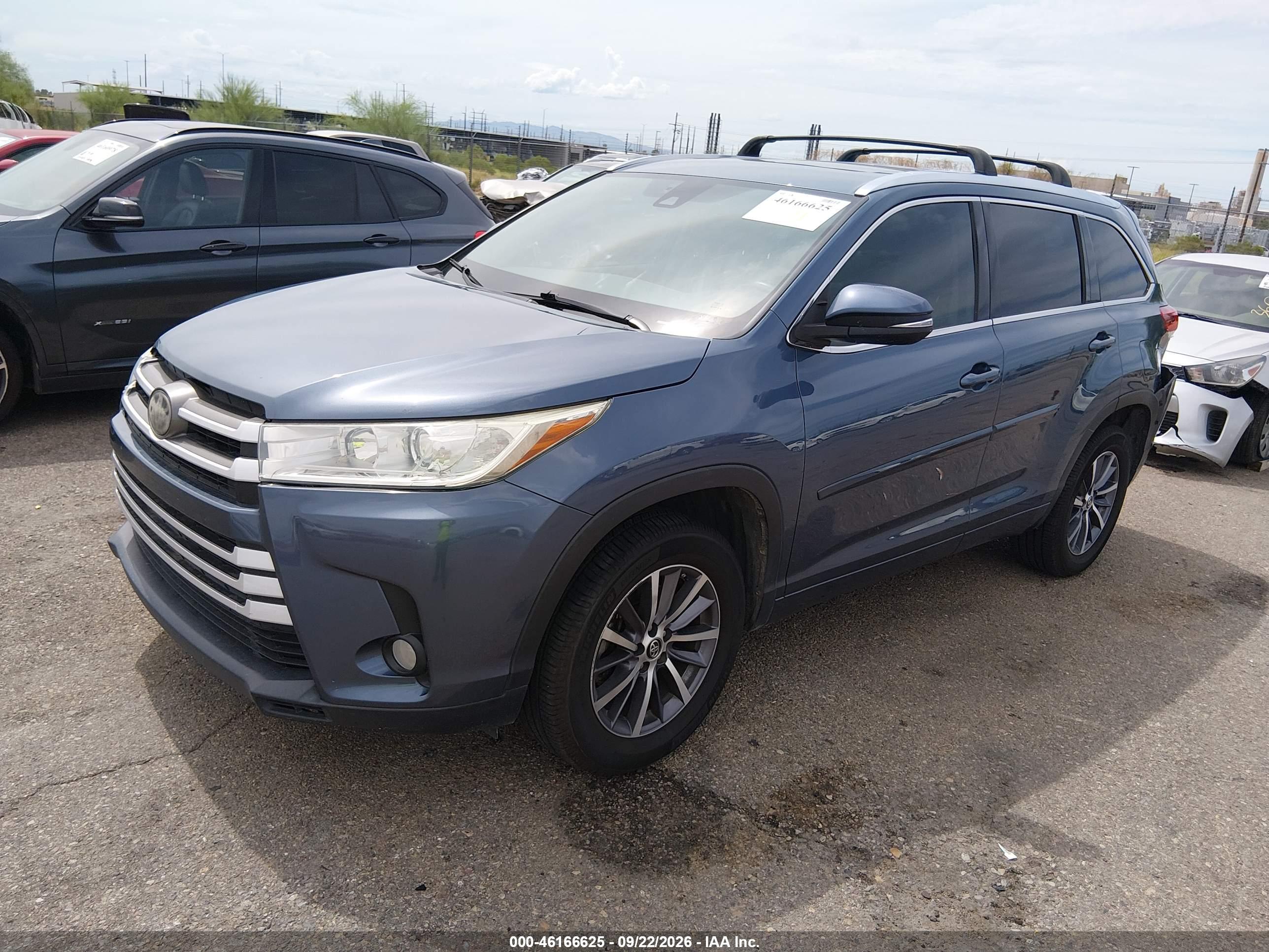 2017 TOYOTA HIGHLANDER XLE — I2