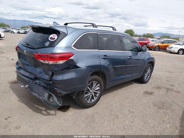 2017 TOYOTA HIGHLANDER XLE — I4