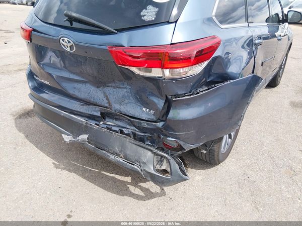 2017 TOYOTA HIGHLANDER XLE — I6