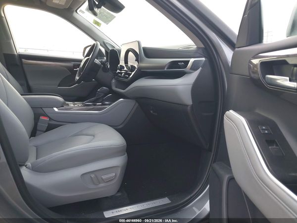 2026 TOYOTA HIGHLANDER HYBRID LIMITED — I5