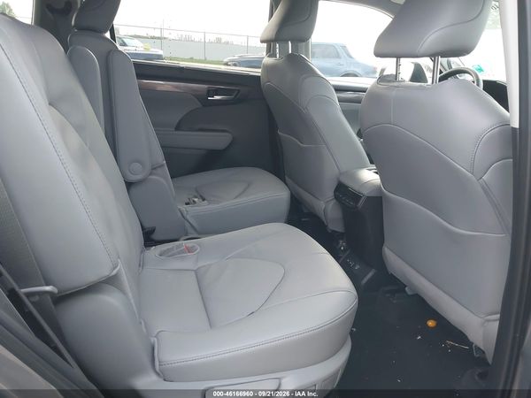 2026 TOYOTA HIGHLANDER HYBRID LIMITED — I8