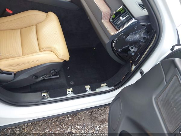 2023 VOLVO XC60 B6 ULTIMATE BRIGHT THEME — I153