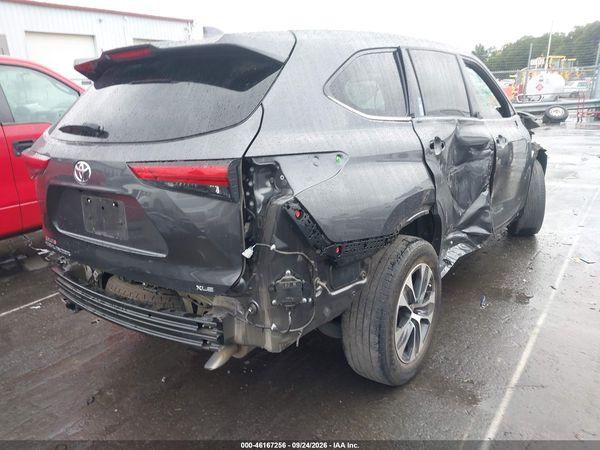 2020 TOYOTA HIGHLANDER XLE — I4