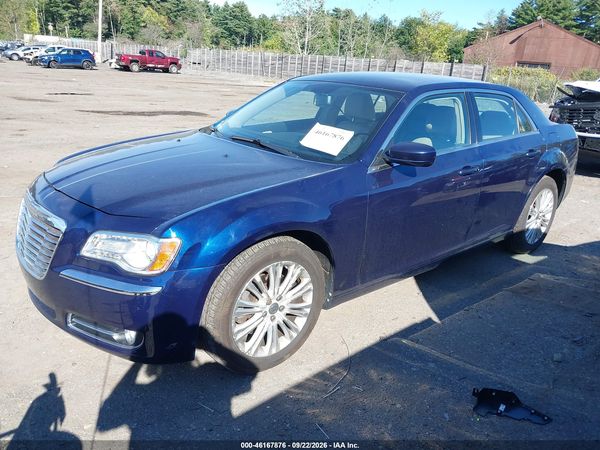 2013 CHRYSLER 300 — I2