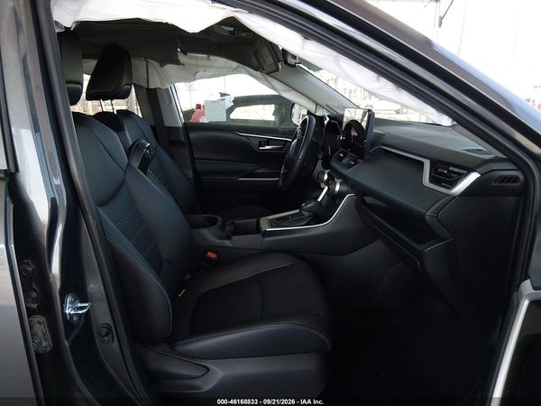 2025 TOYOTA RAV4 XLE PREMIUM — I5