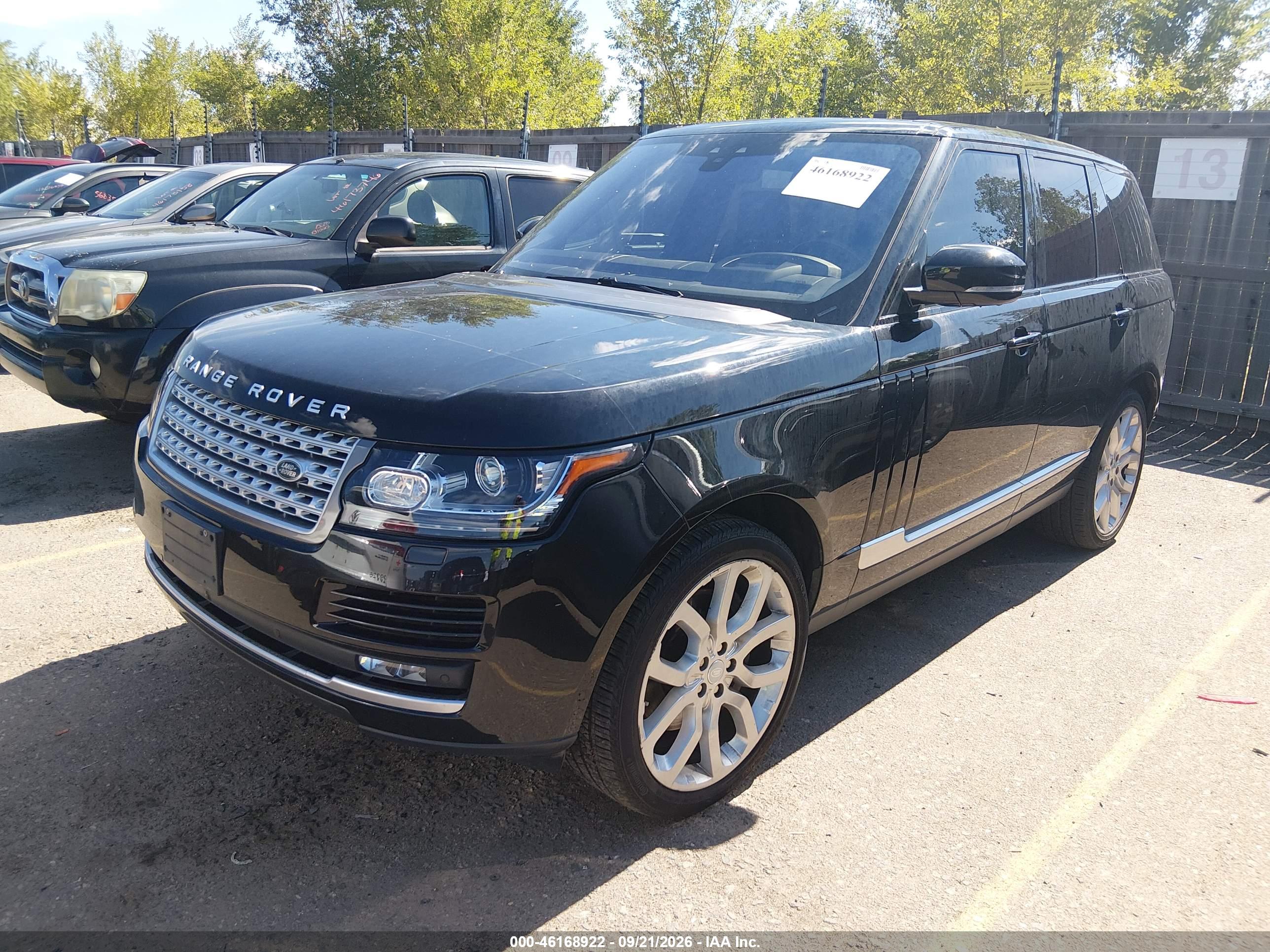 2017 LAND ROVER RANGE ROVER 3.0L V6 SUPERCHARGED HSE — I2