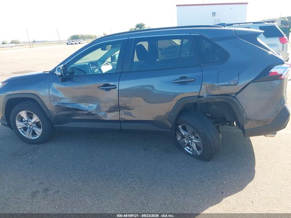 2025 TOYOTA RAV4 XLE — I6