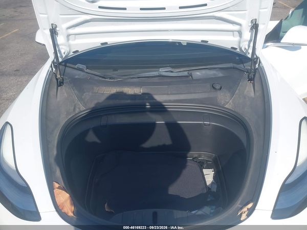 2019 TESLA MODEL 3 — I10