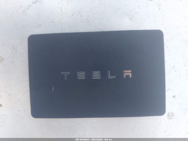 2019 TESLA MODEL 3 — I11