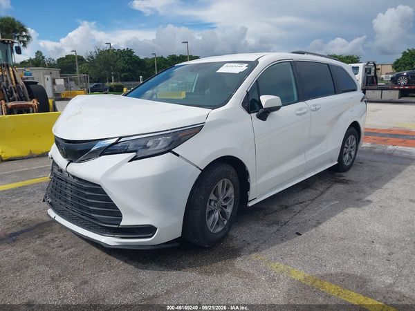 2026 TOYOTA SIENNA LE — I2