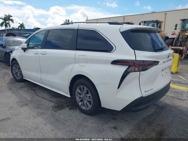 2026 TOYOTA SIENNA LE — I3