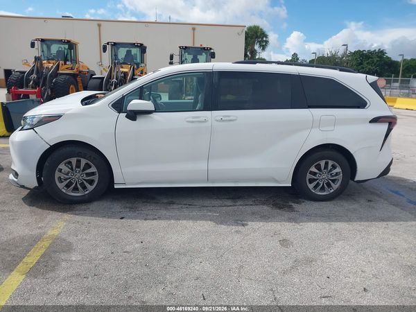 2026 TOYOTA SIENNA LE — I117