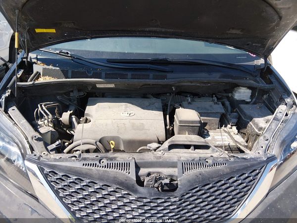 2012 TOYOTA SIENNA SE 8 PASSENGER — I10