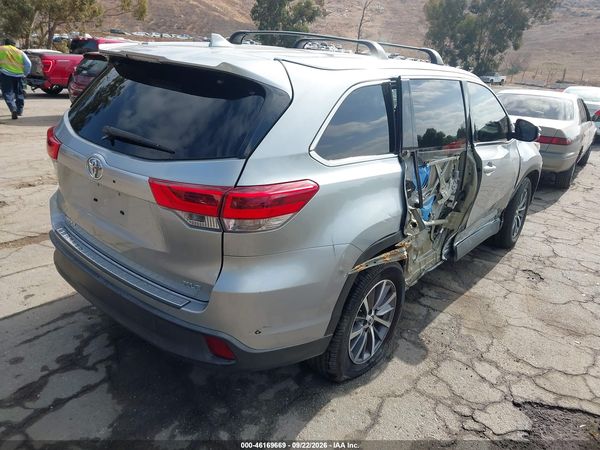 2019 TOYOTA HIGHLANDER XLE — I4