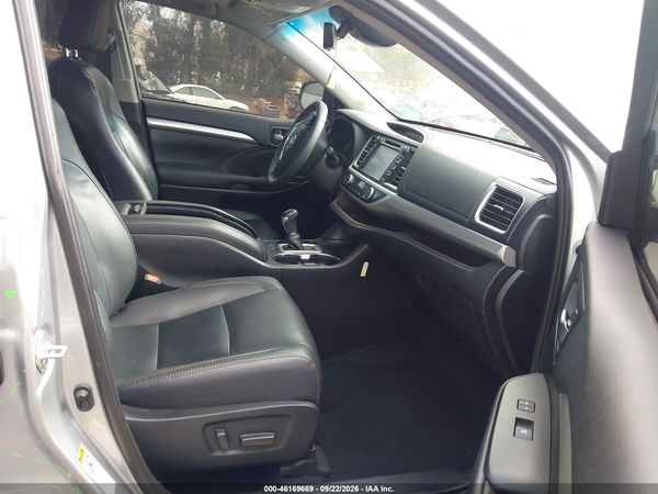 2019 TOYOTA HIGHLANDER XLE — I5