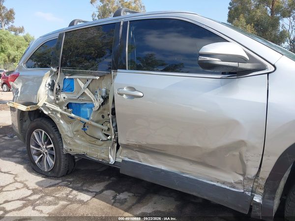 2019 TOYOTA HIGHLANDER XLE — I6