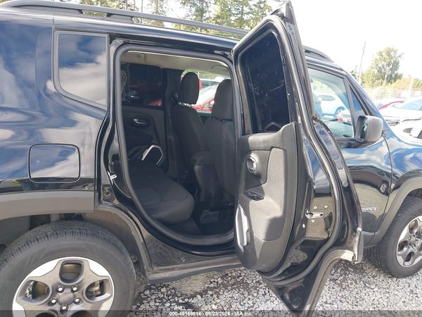 2018 JEEP RENEGADE SPORT 4X4 — I8
