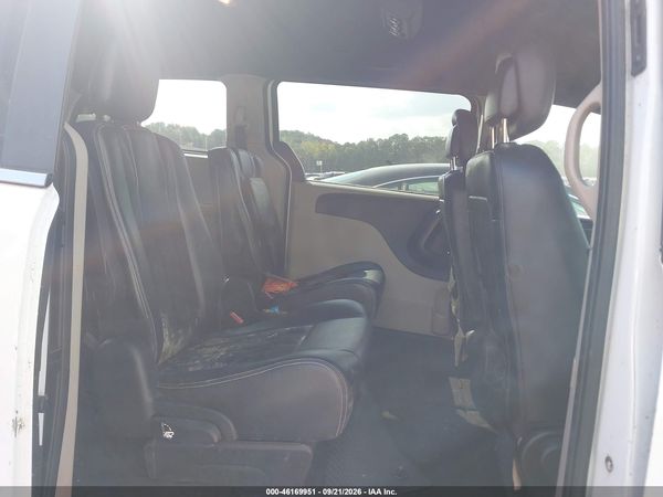2017 DODGE GRAND CARAVAN SXT — I8