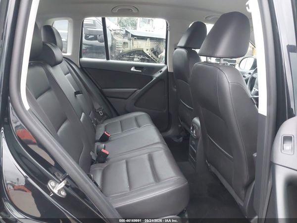 2017 VOLKSWAGEN TIGUAN 2.0T/2.0T S — I8