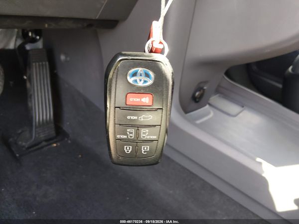 2024 TOYOTA SIENNA LIMITED — I11
