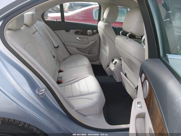 2015 MERCEDES-BENZ C 300 LUXURY 4MATIC — I8