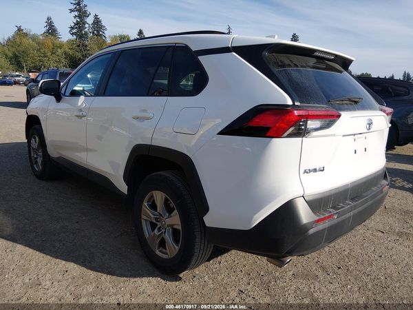 2025 TOYOTA RAV4 XLE — I3