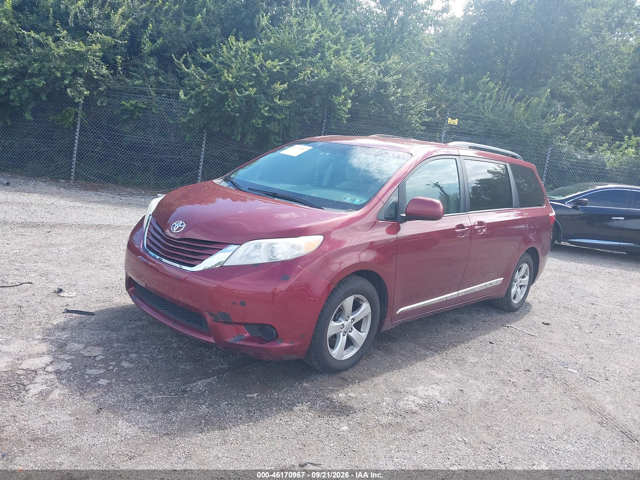 2015 TOYOTA SIENNA LE 8 PASSENGER — I2