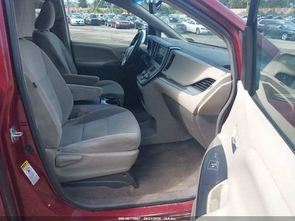2015 TOYOTA SIENNA LE 8 PASSENGER — I5