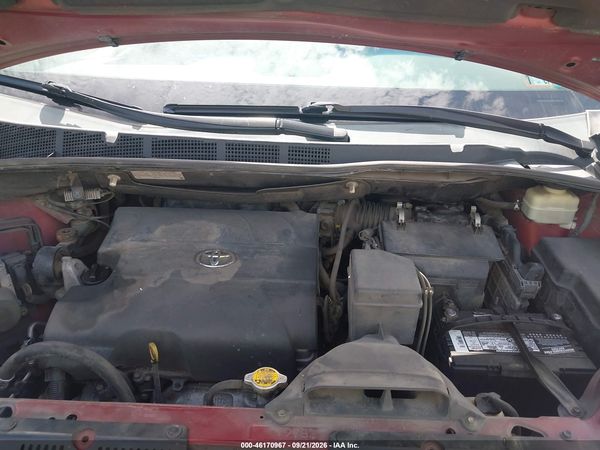 2015 TOYOTA SIENNA LE 8 PASSENGER — I10