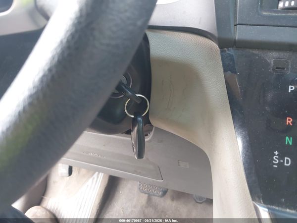 2015 TOYOTA SIENNA LE 8 PASSENGER — I11