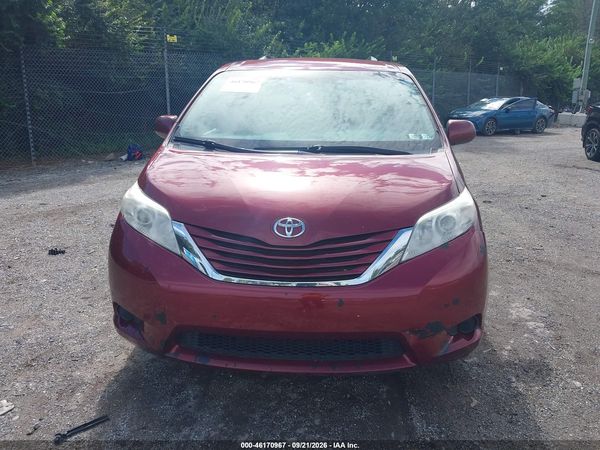 2015 TOYOTA SIENNA LE 8 PASSENGER — I115