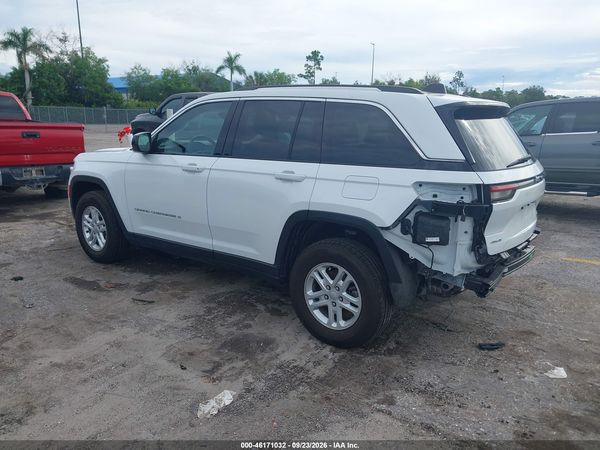 2023 JEEP GRAND CHEROKEE LAREDO 4X4 — I3