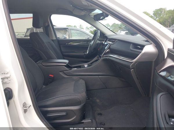 2023 JEEP GRAND CHEROKEE LAREDO 4X4 — I5