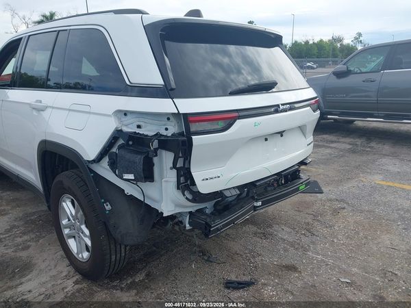 2023 JEEP GRAND CHEROKEE LAREDO 4X4 — I6