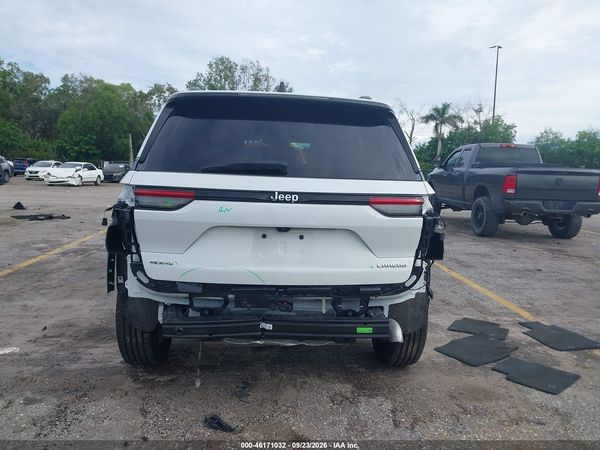 2023 JEEP GRAND CHEROKEE LAREDO 4X4 — I119