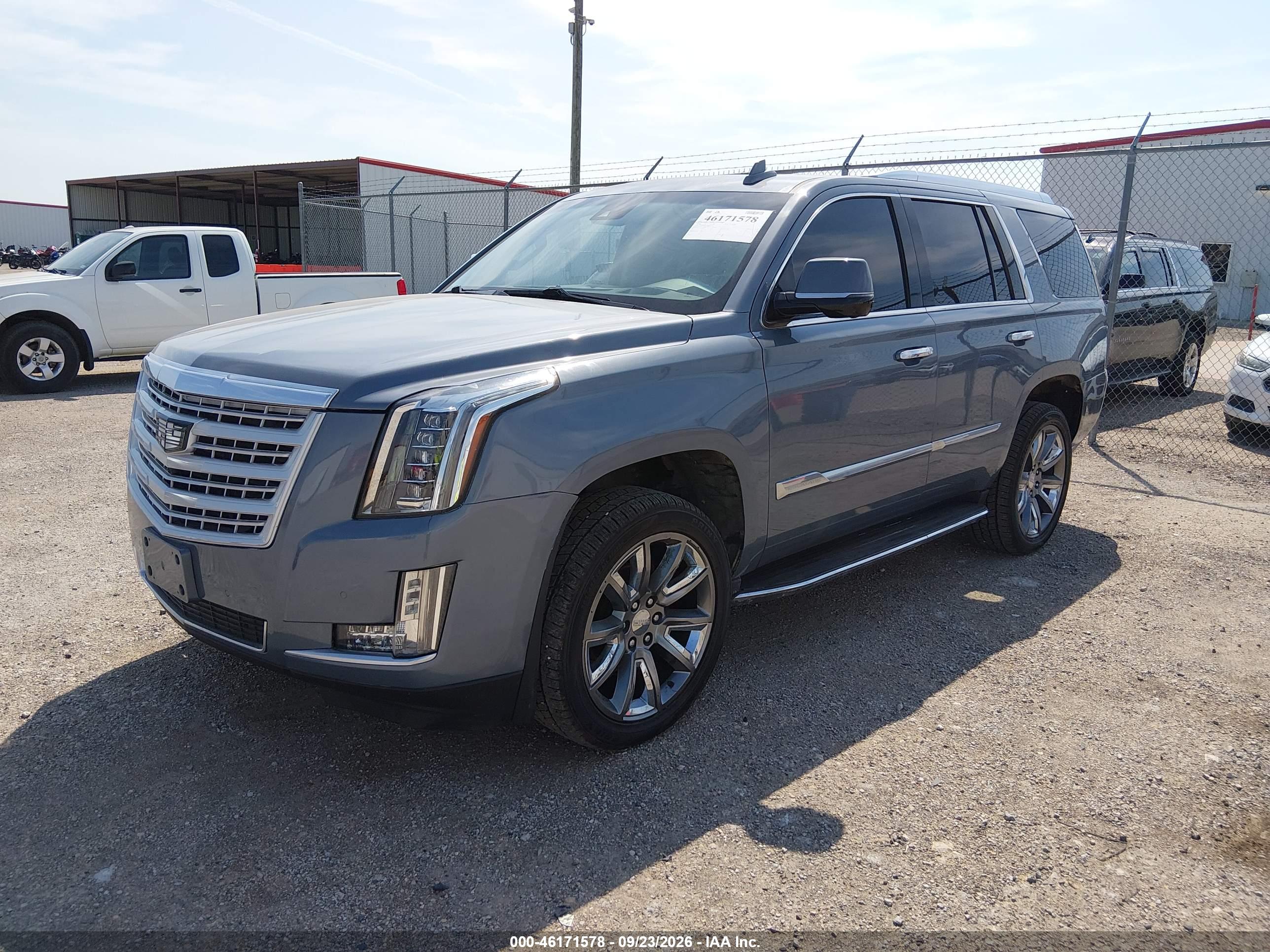 2016 CADILLAC ESCALADE LUXURY COLLECTION — I2