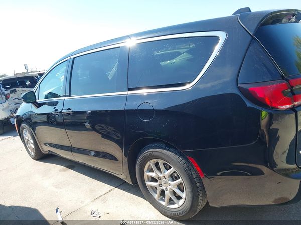 2024 CHRYSLER PACIFICA TOURING L — I117