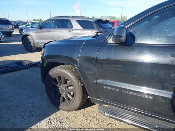 2017 JEEP GRAND CHEROKEE ALTITUDE 4X4 — I152
