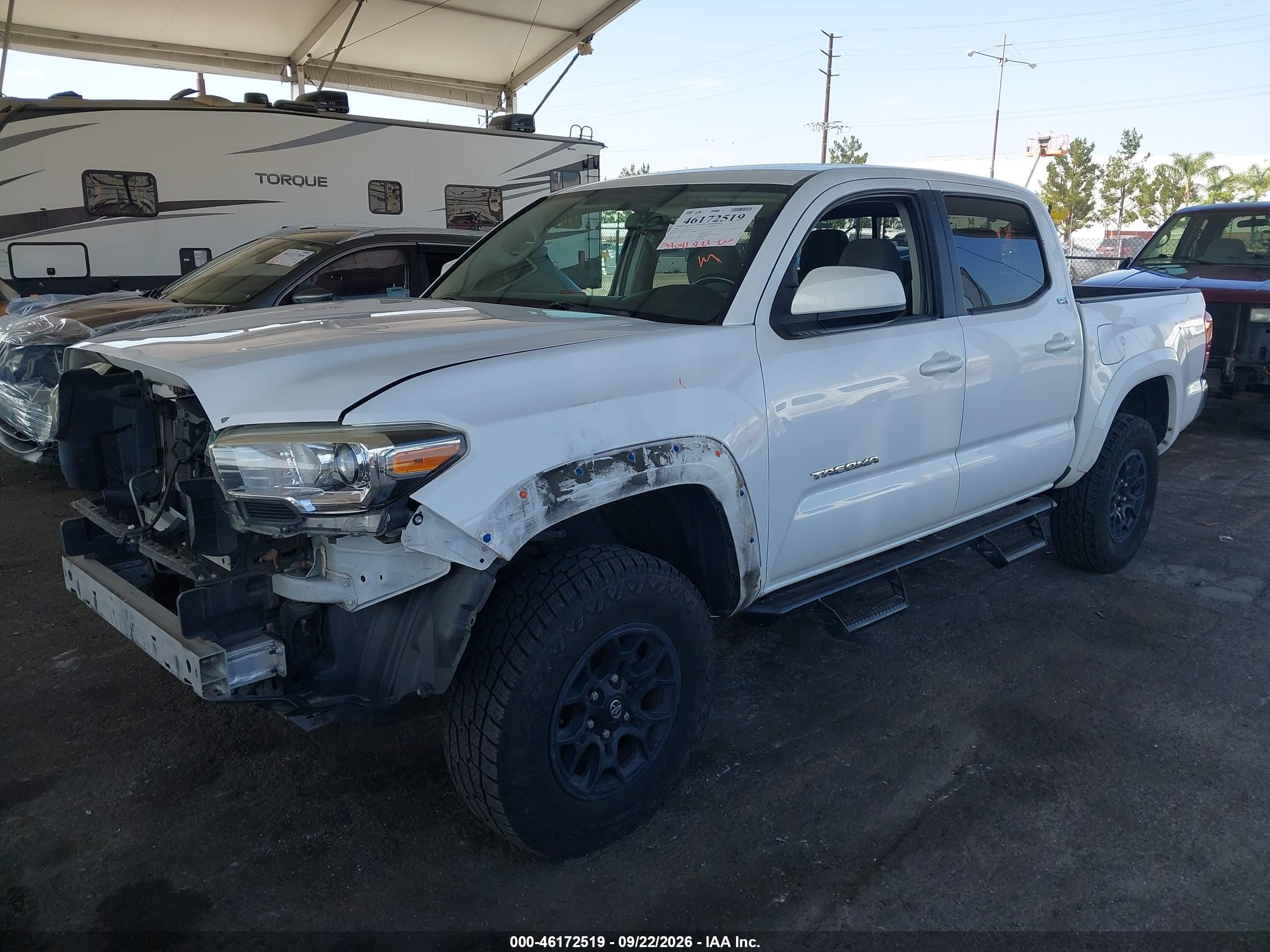 2016 TOYOTA TACOMA SR5 — I2