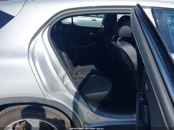 2018 MERCEDES-BENZ GLA GLA 250 — I8